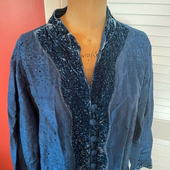 CHICO’S | 100% silk cerulean blue jacket 3 or L - Picture 3 of 6